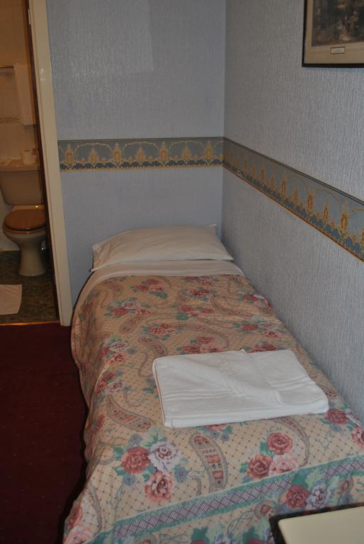 Broadway Hotel Blackpool Room photo