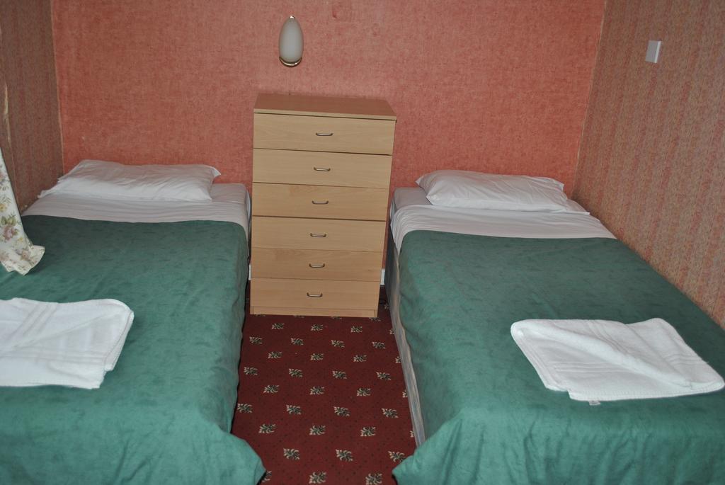 Broadway Hotel Blackpool Room photo