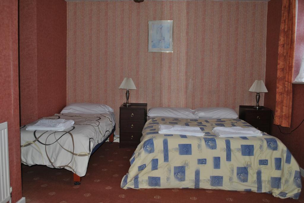 Broadway Hotel Blackpool Room photo
