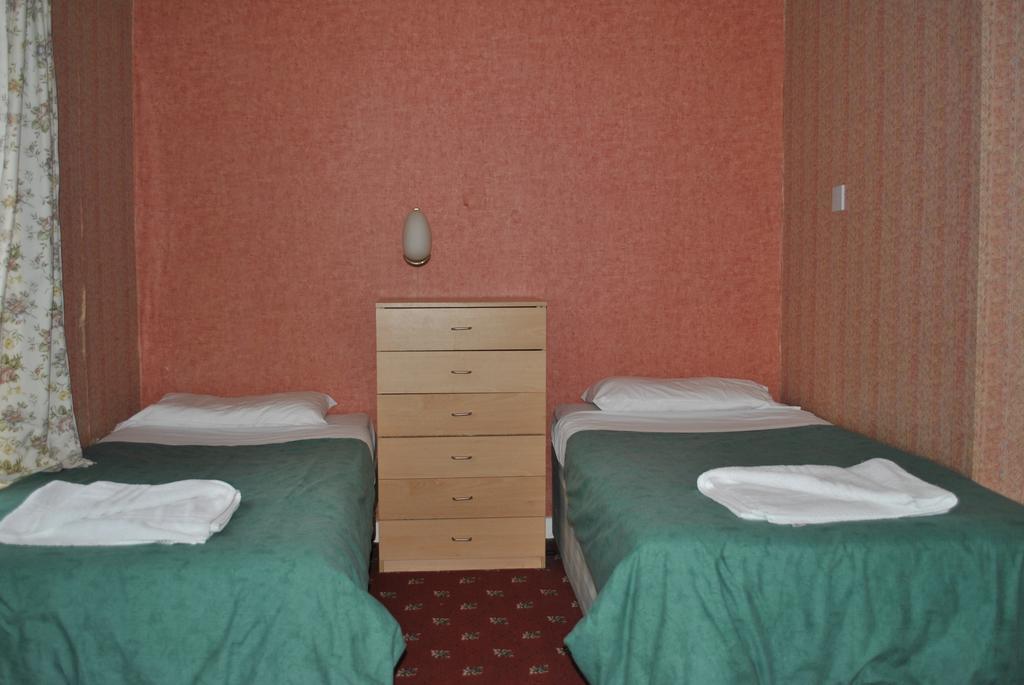 Broadway Hotel Blackpool Room photo