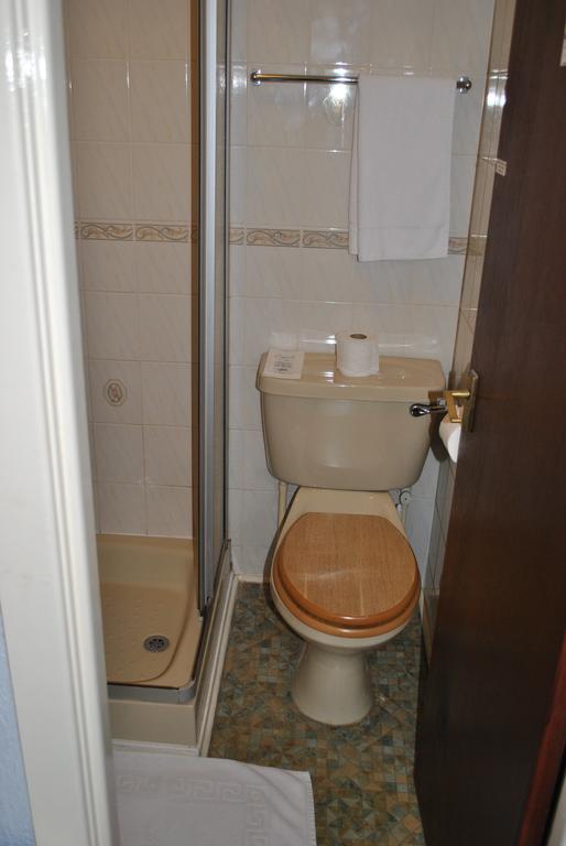 Broadway Hotel Blackpool Room photo